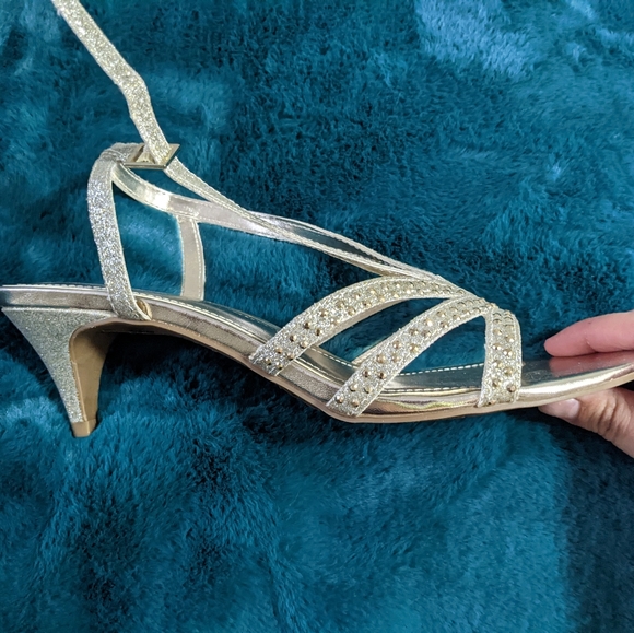 Sparkly gold heels - Picture 3 of 3